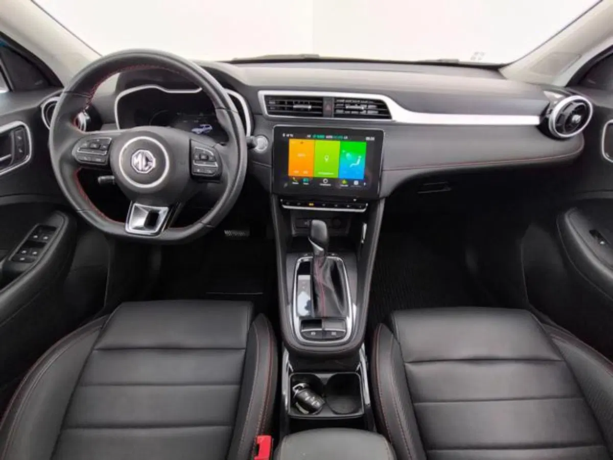 Mg ZS (2021-->) usata a Como (4)