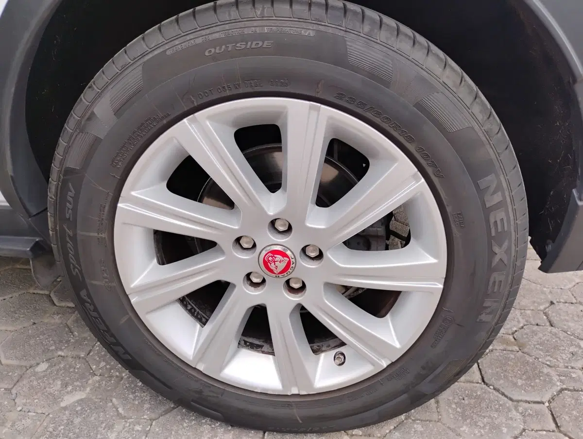 Jaguar E-Pace usata a Messina (5)