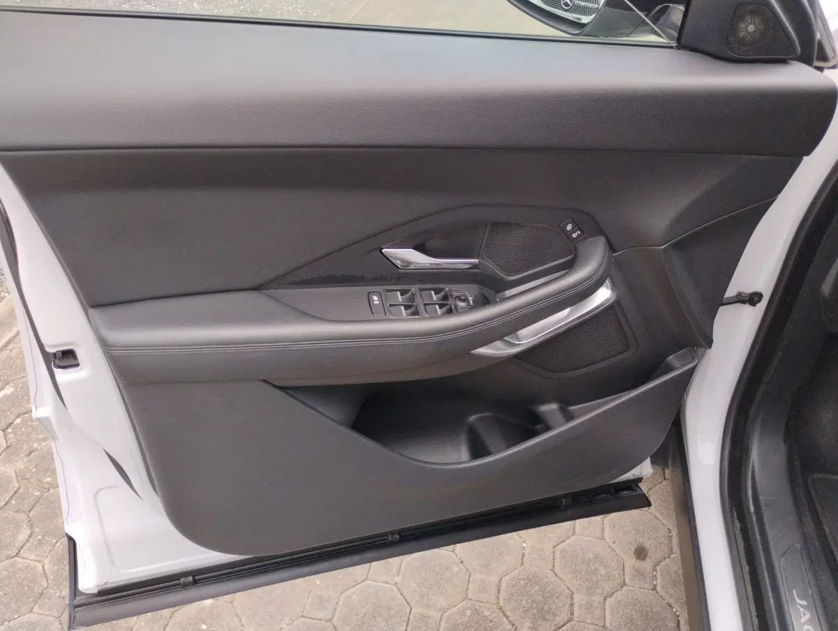 Jaguar E-Pace usata a Messina (6)