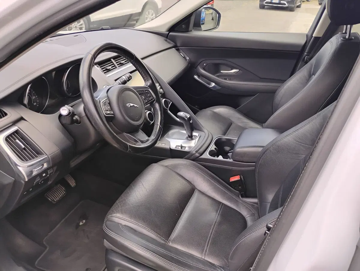 Jaguar E-Pace usata a Messina (7)