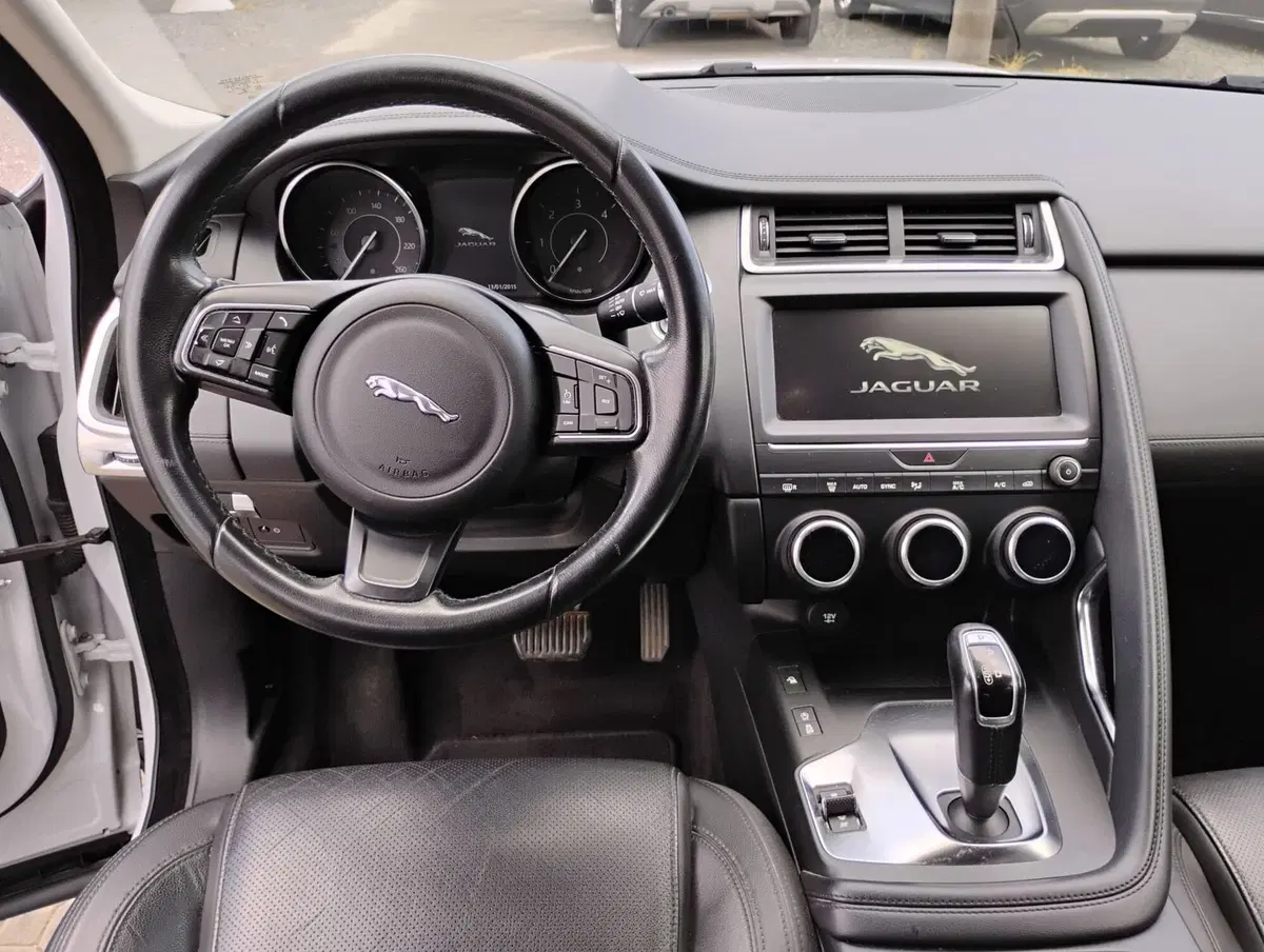 Jaguar E-Pace usata a Messina (9)
