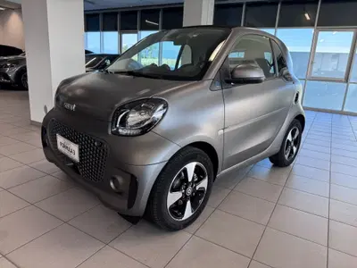 smart Fortwo EQ Passion Nightsky del 2024 usata a Messina