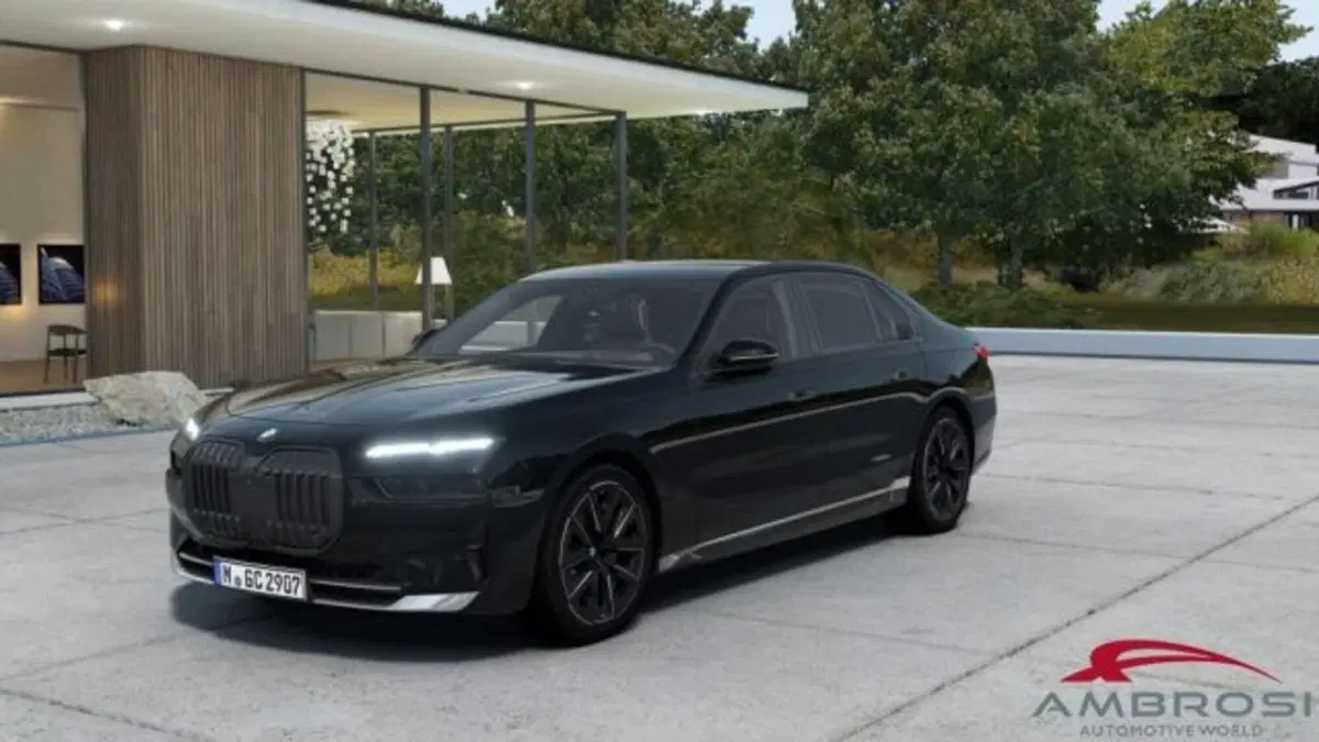 BMW Serie 7 nuova a Perugia