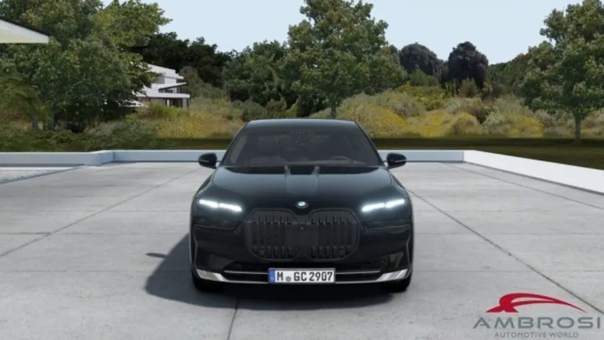 BMW Serie 7 nuova a Perugia (3)