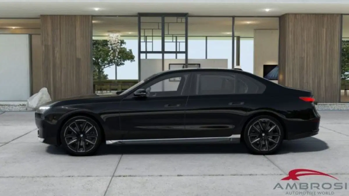 BMW Serie 7 nuova a Perugia (4)