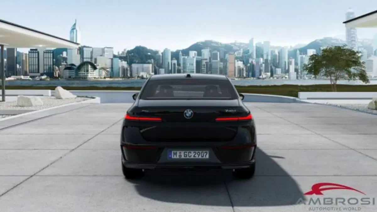 BMW Serie 7 nuova a Perugia (5)