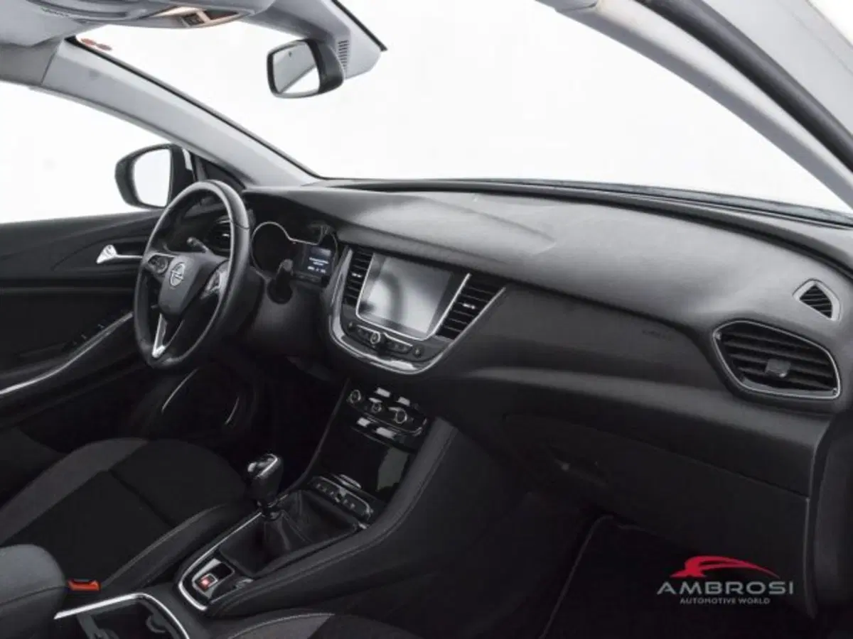 Opel Grandland X usata a Perugia (12)