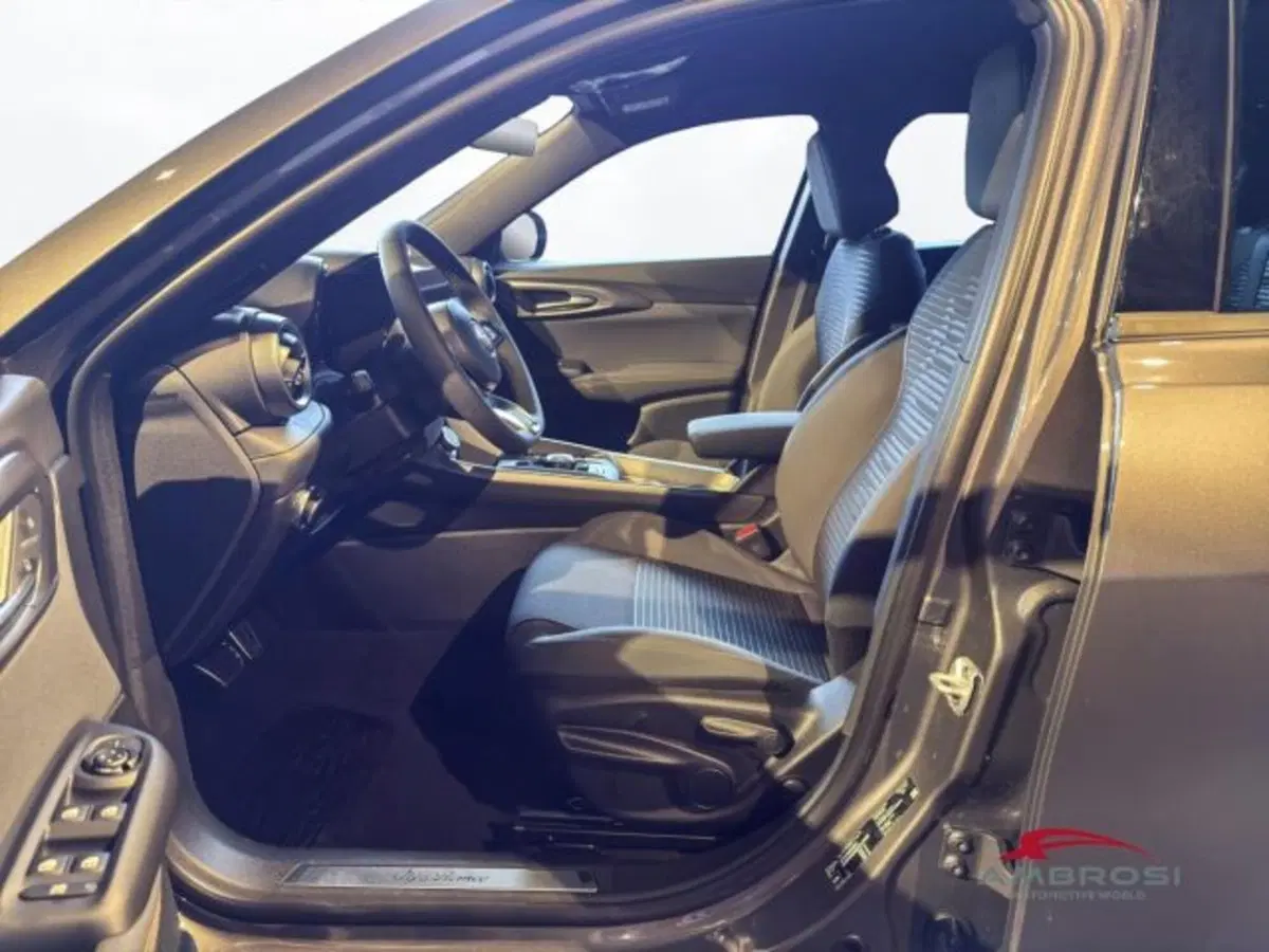 Alfa Romeo Tonale nuova a Perugia (9)