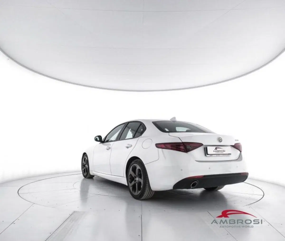 Alfa Romeo Giulia usata a Perugia (4)
