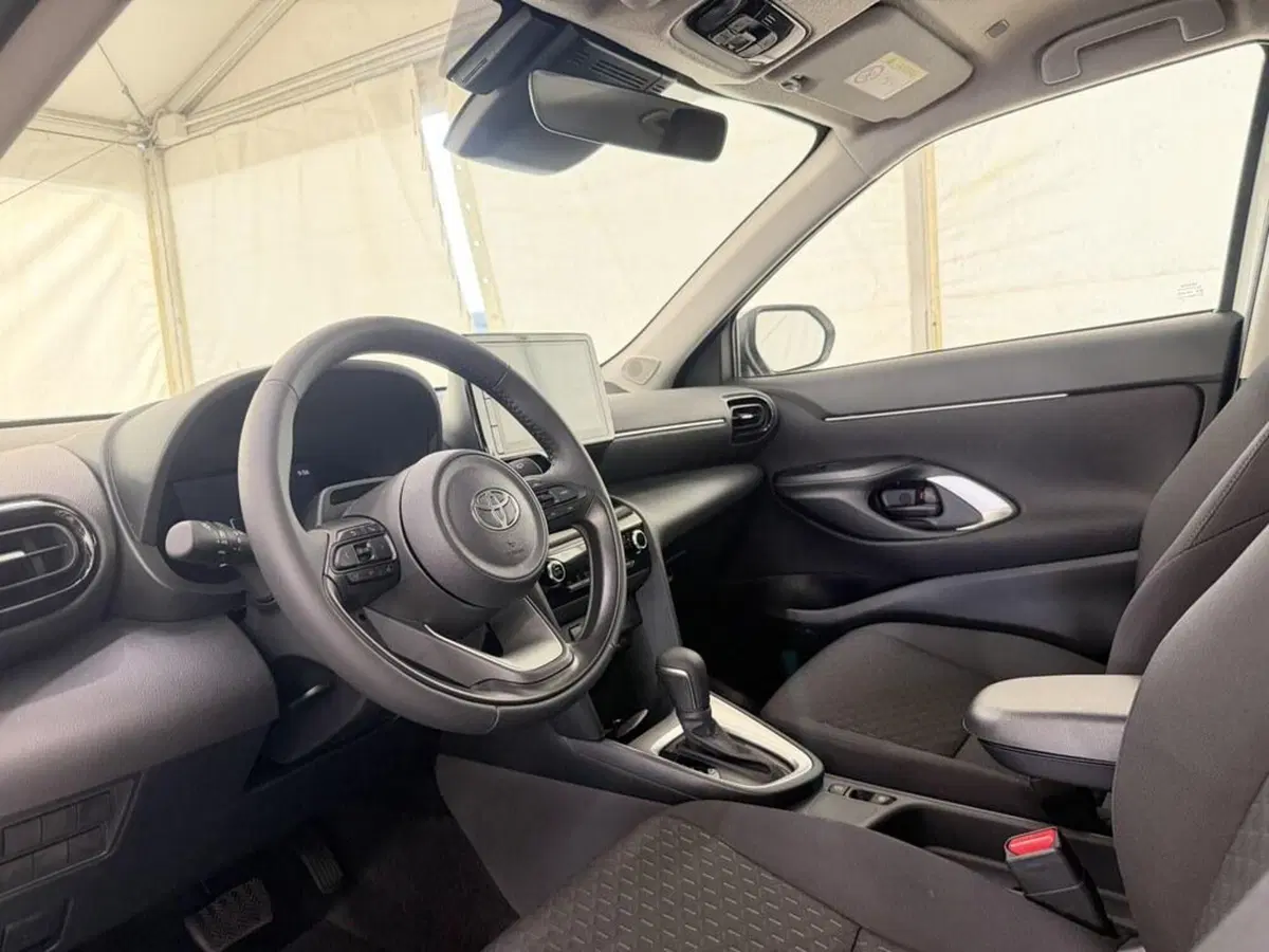 Toyota Yaris Cross nuova a Monza e Brianza (11)