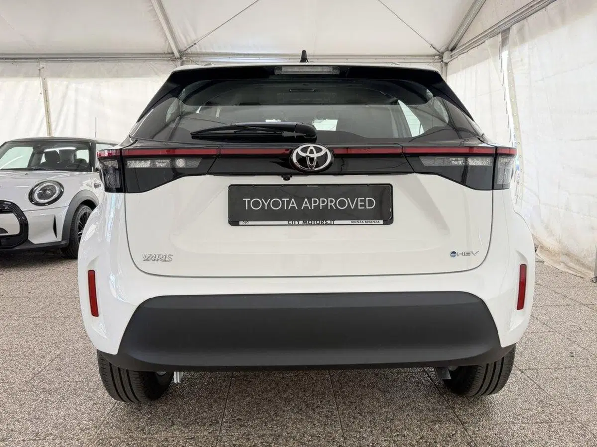 Toyota Yaris Cross nuova a Monza e Brianza (5)