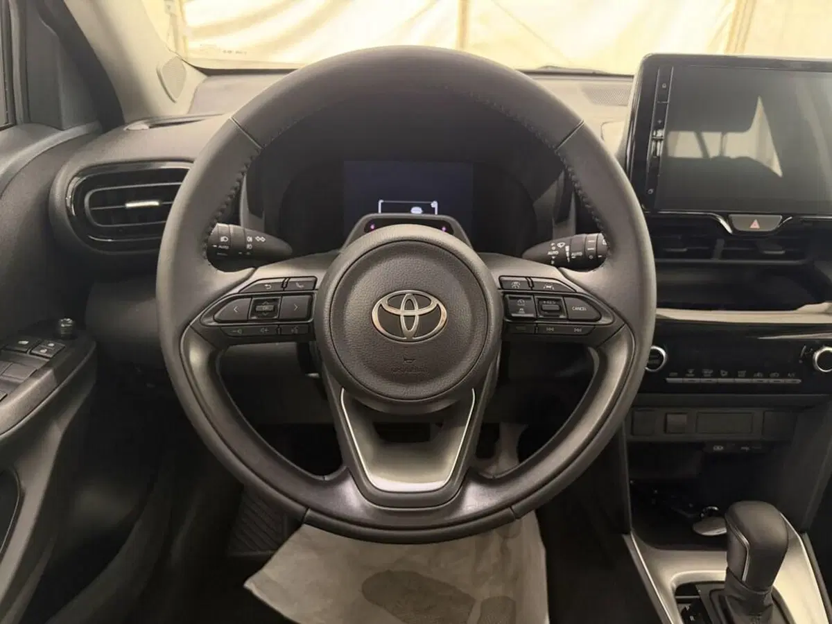 Toyota Yaris Cross nuova a Monza e Brianza (7)