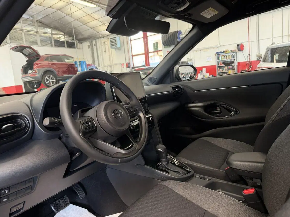 Toyota Yaris Cross nuova a Monza e Brianza (11)