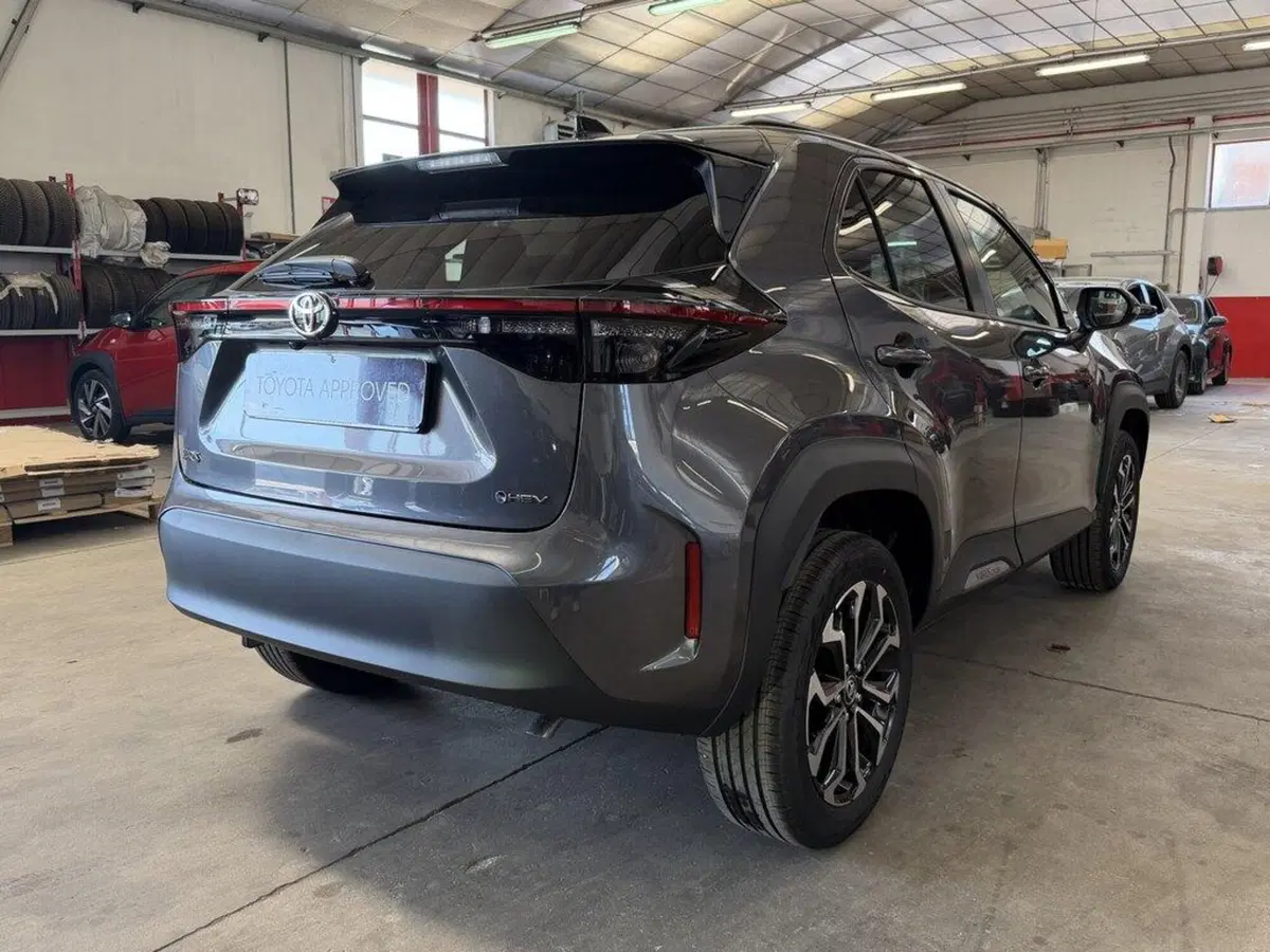 Toyota Yaris Cross nuova a Monza e Brianza (6)