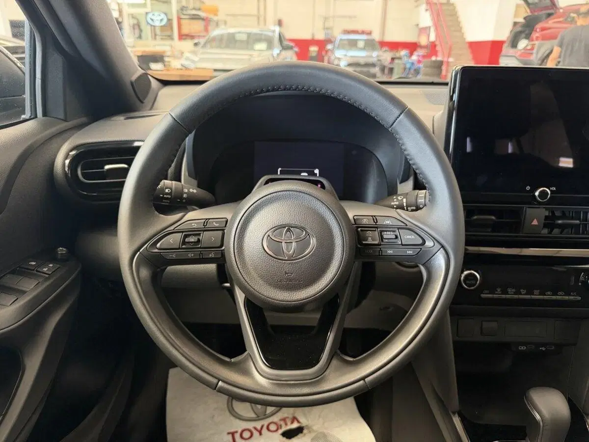 Toyota Yaris Cross nuova a Monza e Brianza (7)