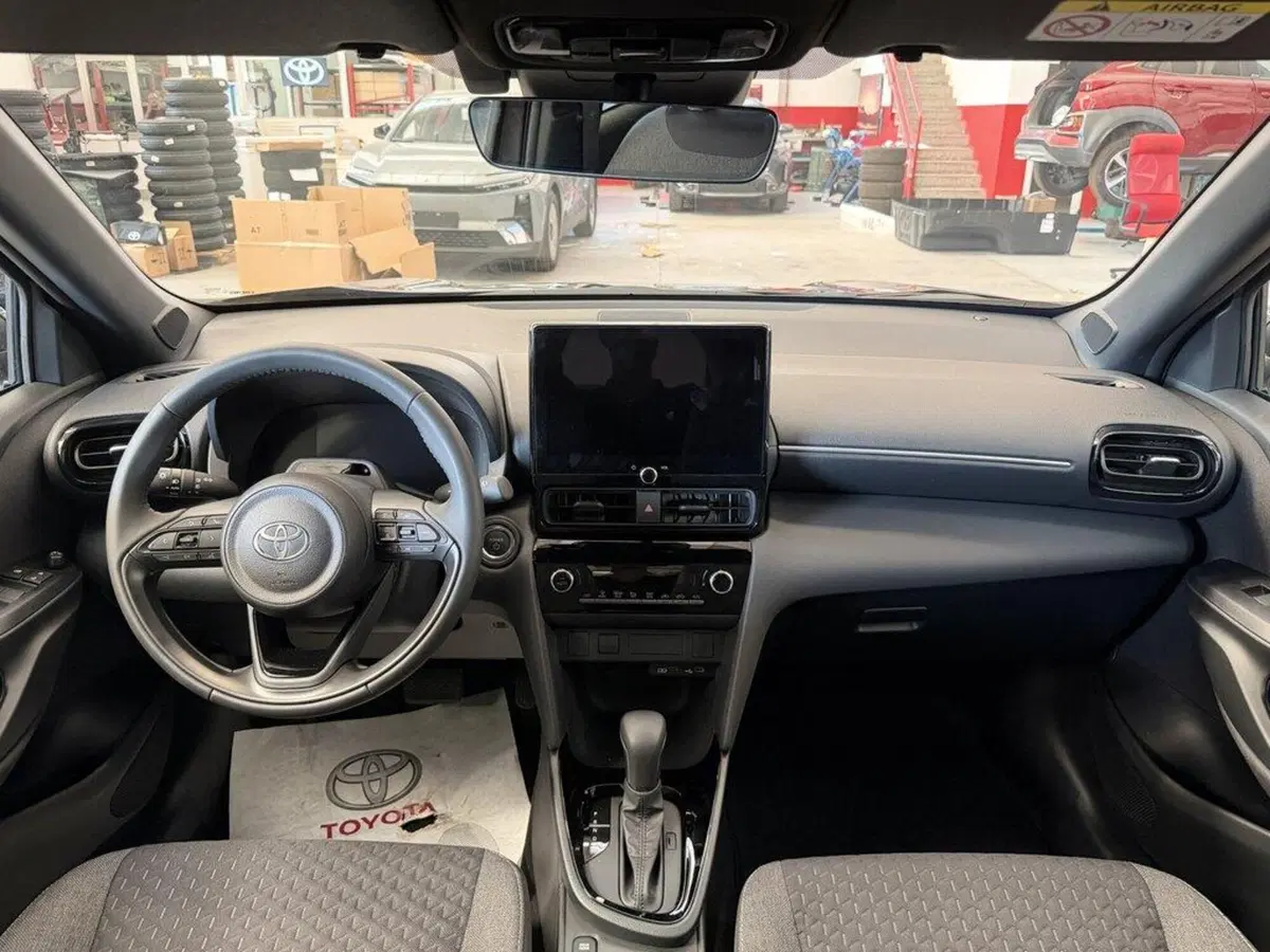 Toyota Yaris Cross nuova a Monza e Brianza (8)
