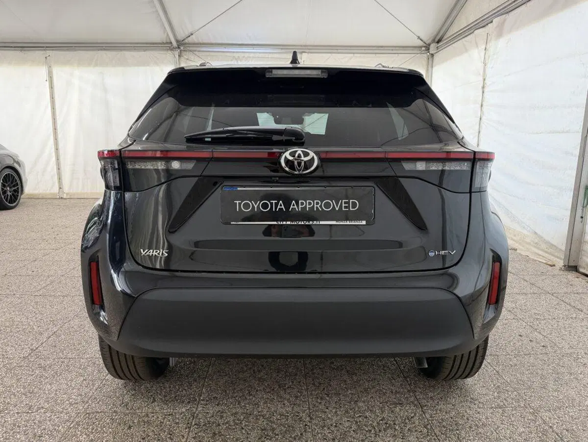 Toyota Yaris Cross nuova a Monza e Brianza (5)