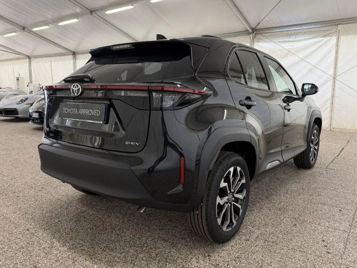 Toyota Yaris Cross nuova a Monza e Brianza (6)