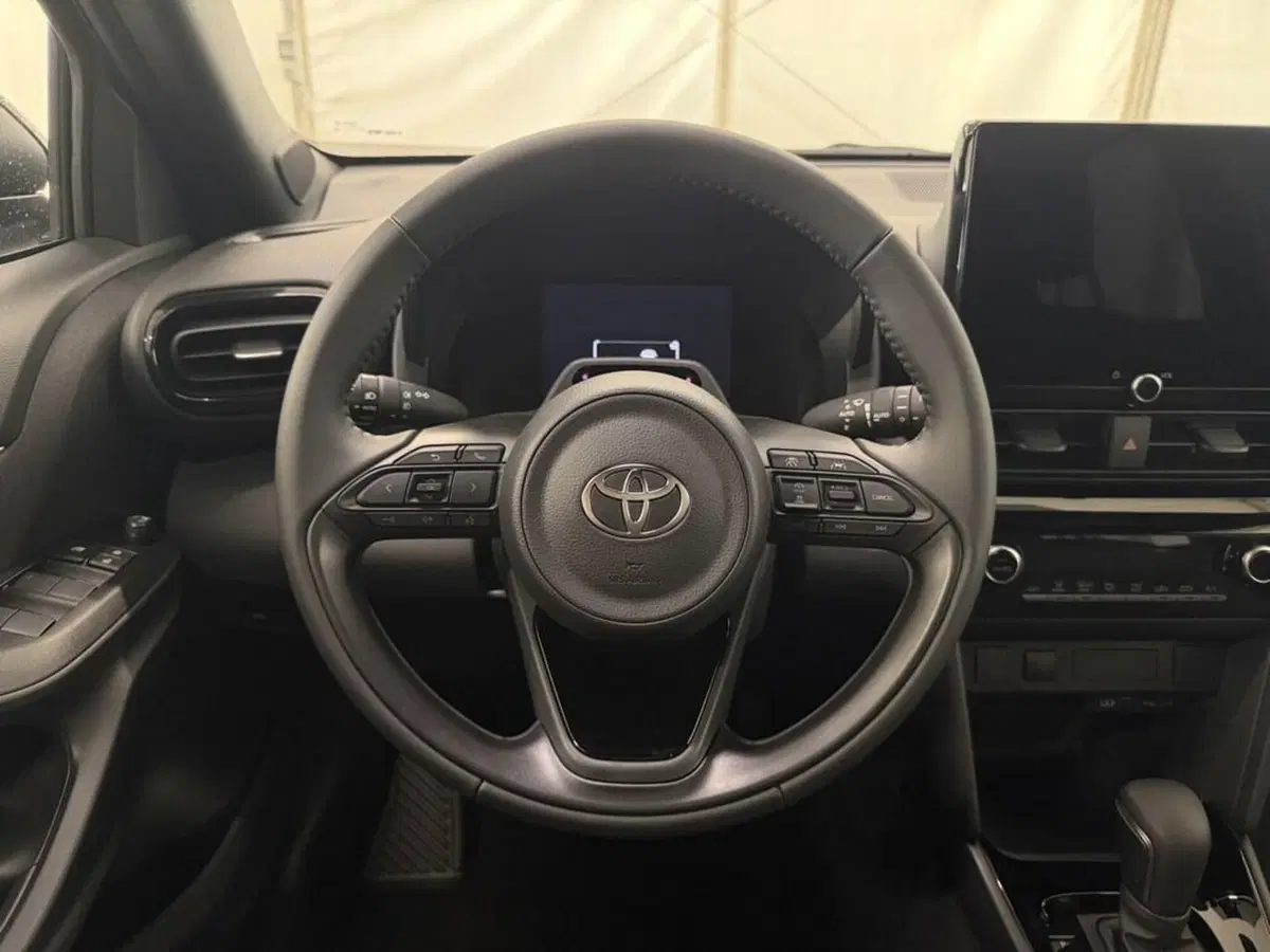 Toyota Yaris Cross nuova a Monza e Brianza (7)
