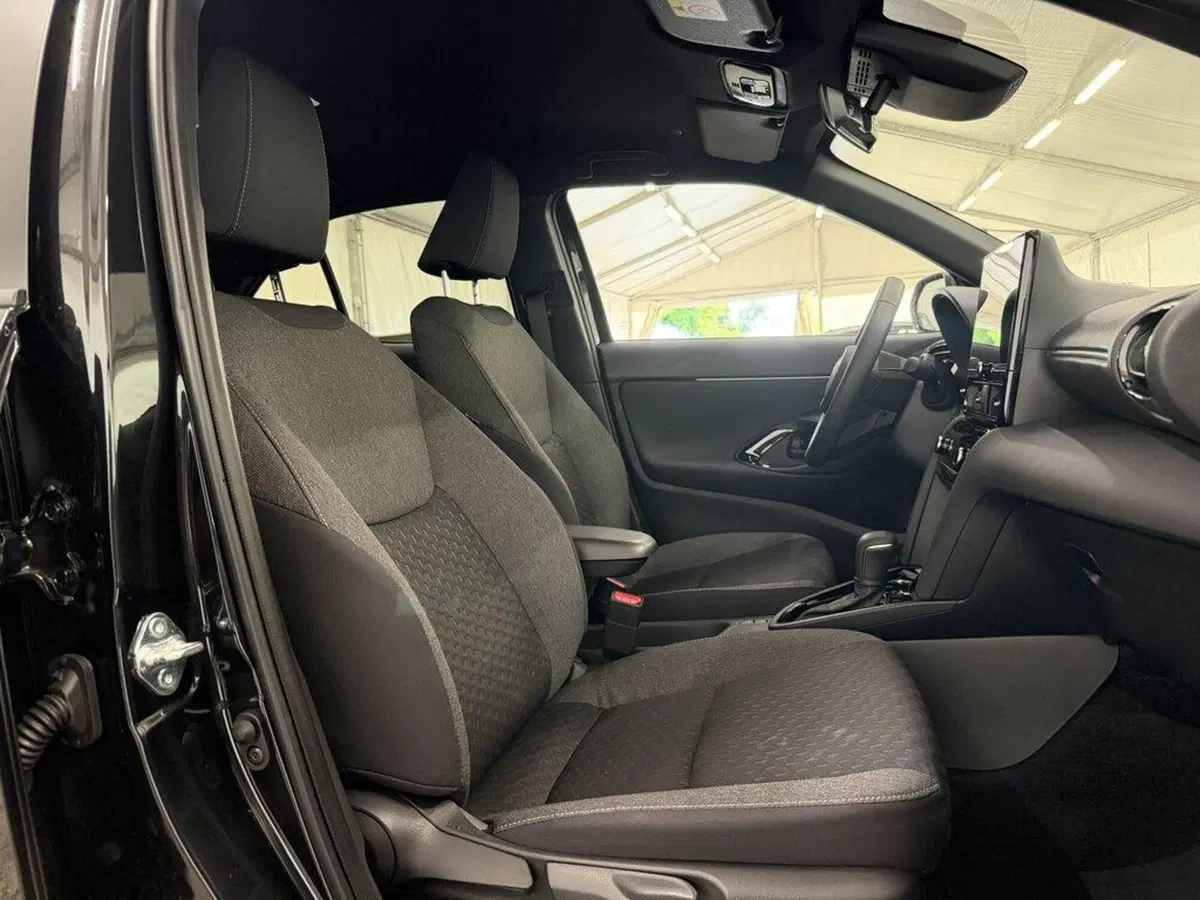 Toyota Yaris Cross nuova a Monza e Brianza (9)