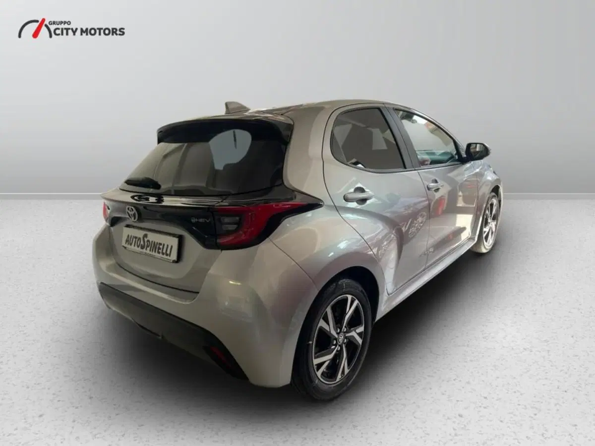 Toyota Yaris Cross nuova a Monza e Brianza (4)