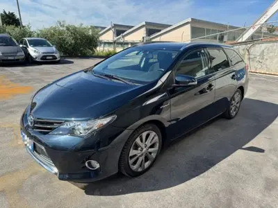 Toyota Auris Station Wagon 1.8 Hybrid Lounge del 2015 usata a Recanati