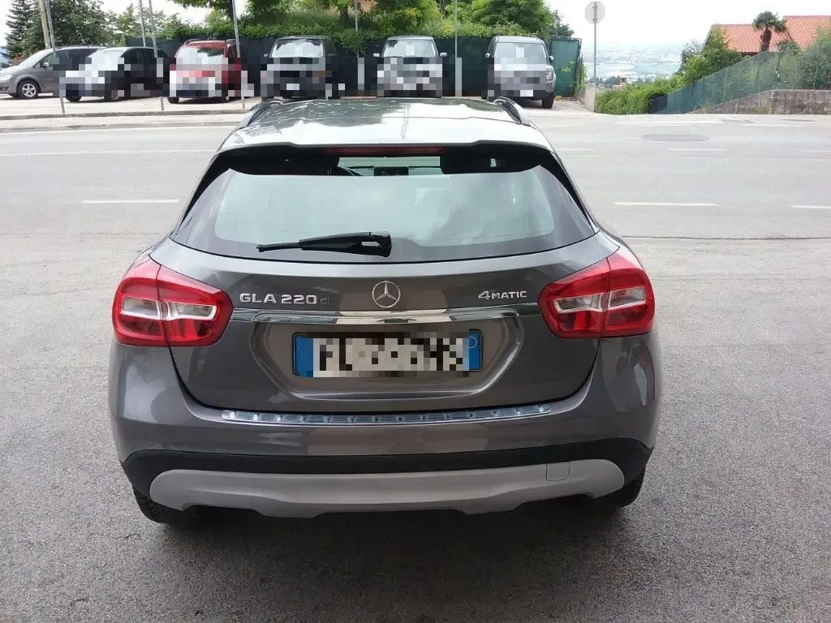 Mercedes-Benz GLA SUV usata a Macerata (5)
