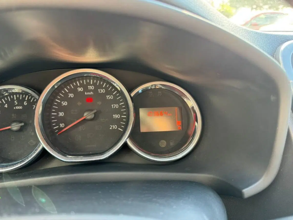 Dacia Logan usata a Macerata (10)