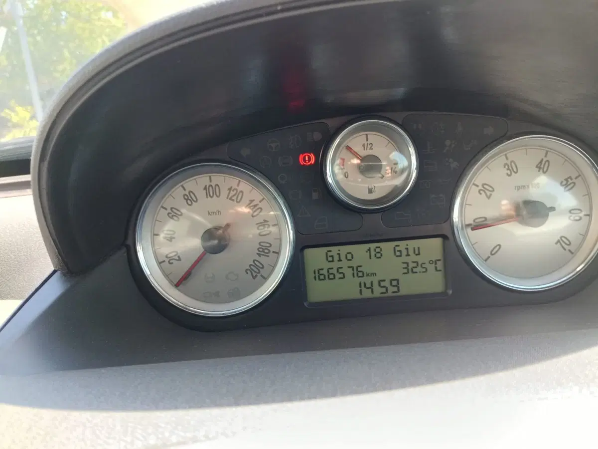 Lancia Ypsilon usata a Macerata (8)