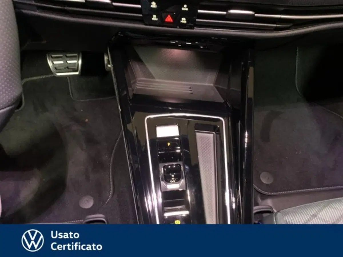 Volkswagen Golf Variant nuova a Vicenza (11)