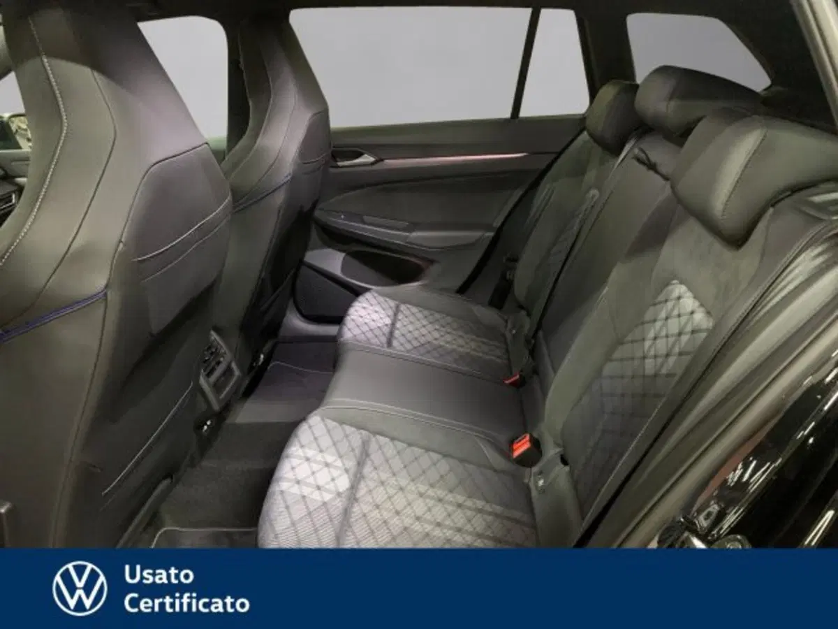 Volkswagen Golf Variant nuova a Vicenza (12)