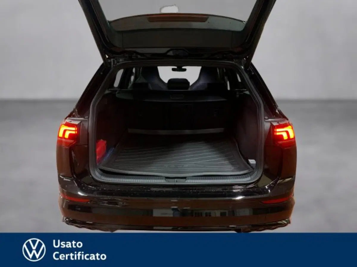 Volkswagen Golf Variant nuova a Vicenza (17)