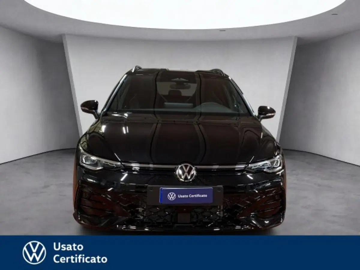 Volkswagen Golf Variant nuova a Vicenza (2)
