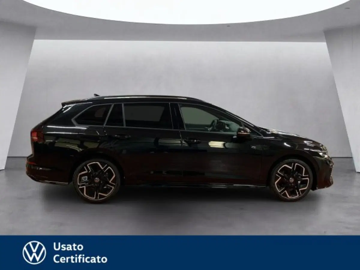 Volkswagen Golf Variant nuova a Vicenza (3)