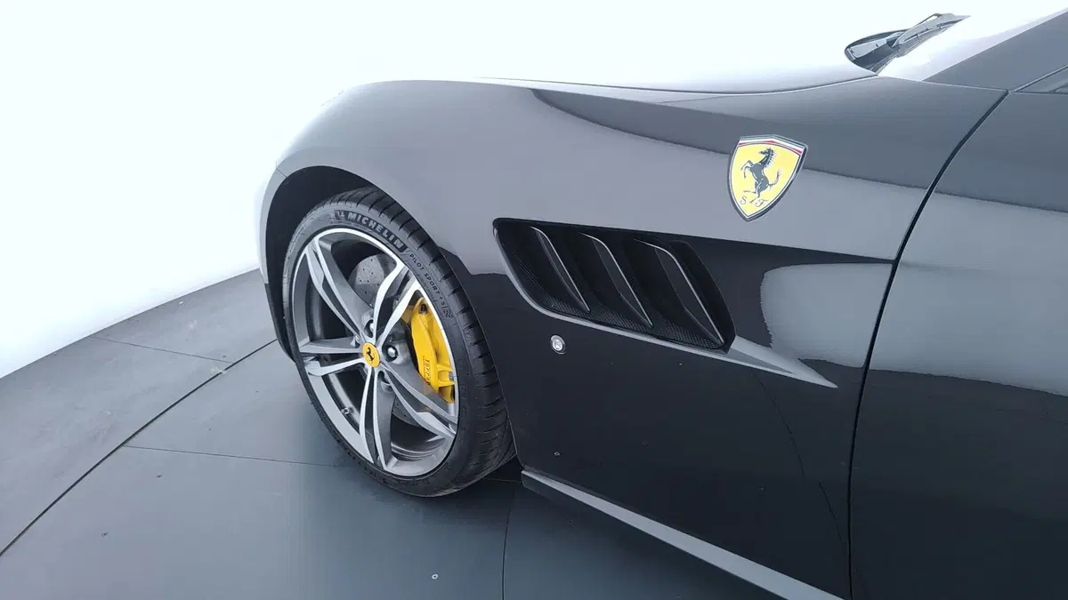 Ferrari GTC4Lusso Coupé usata a Perugia (10)
