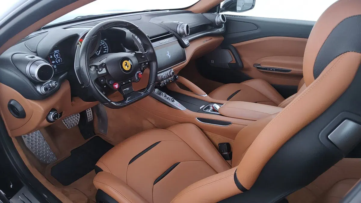 Ferrari GTC4Lusso Coupé usata a Perugia (12)