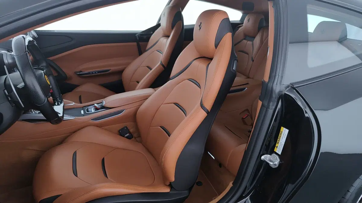 Ferrari GTC4Lusso Coupé usata a Perugia (13)