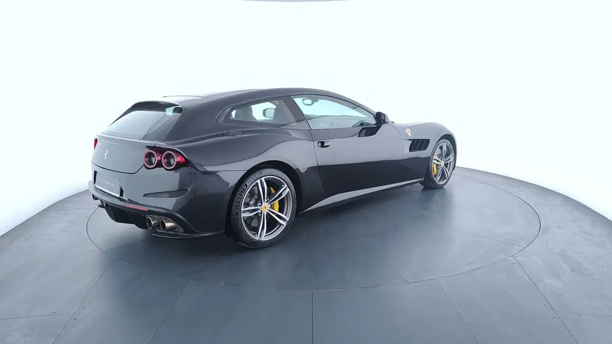 Ferrari GTC4Lusso Coupé usata a Perugia (5)