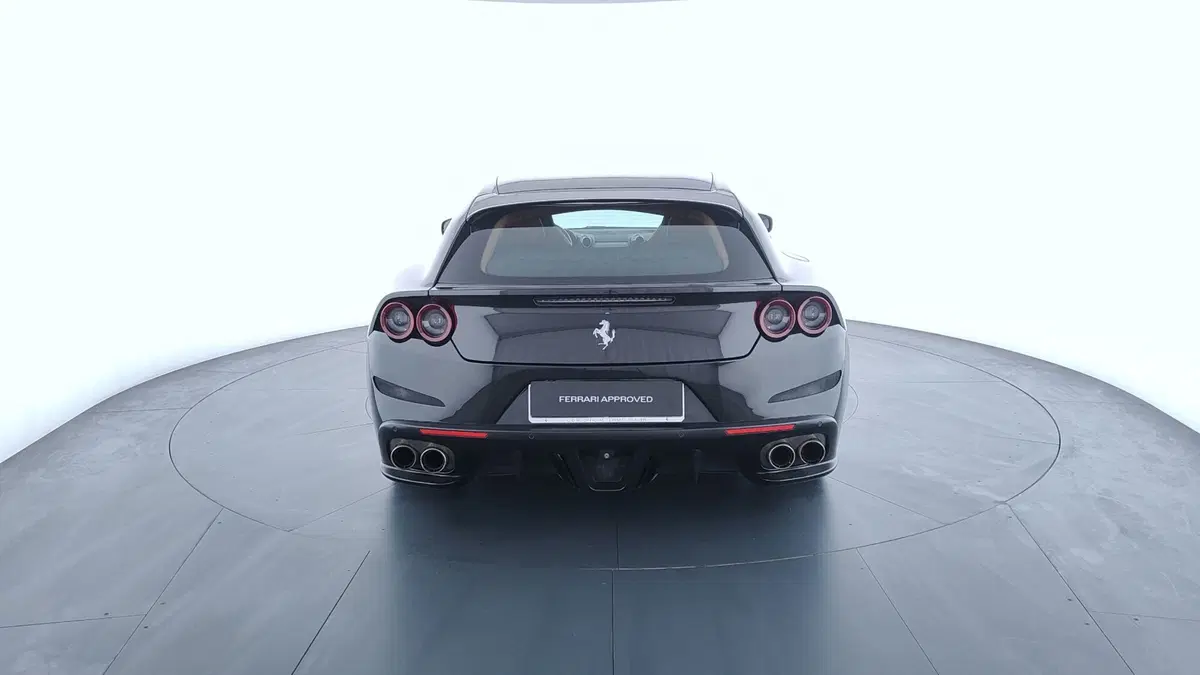 Ferrari GTC4Lusso Coupé usata a Perugia (6)