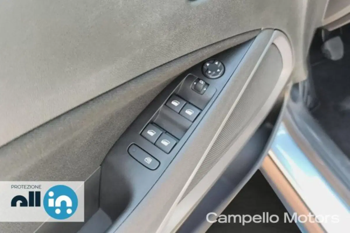 Opel Crossland usata a Venezia (16)