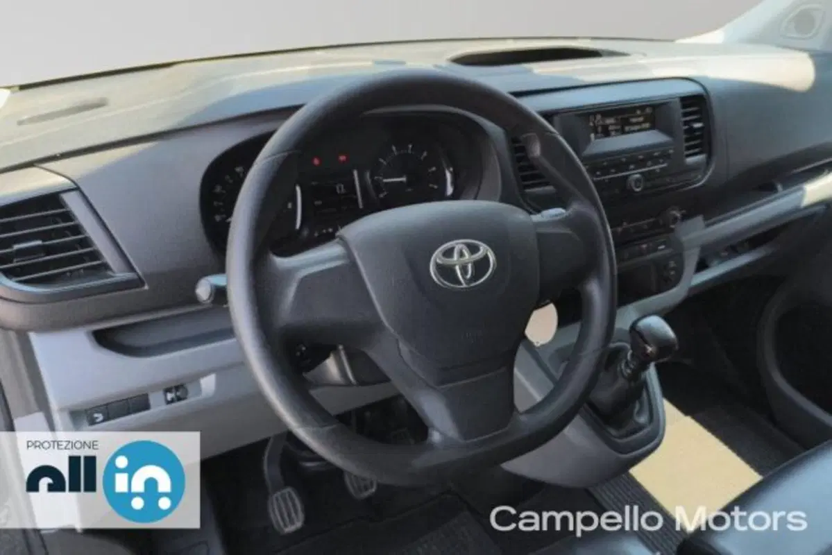 Toyota Proace usata a Venezia (8)