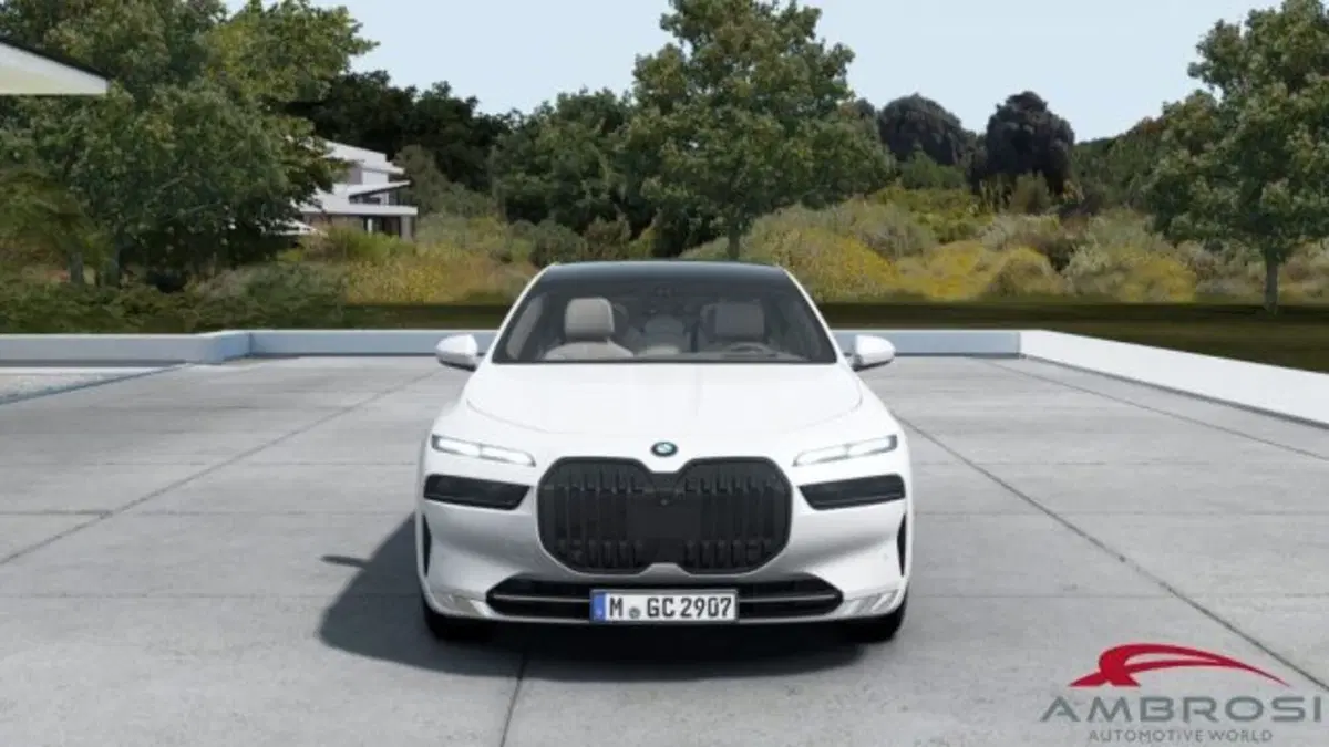 BMW Serie 7 nuova a Perugia (3)