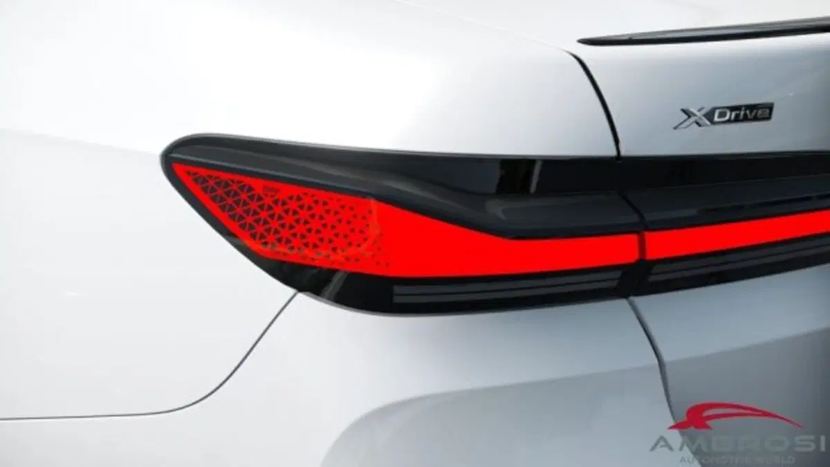 BMW Serie 7 nuova a Perugia (8)