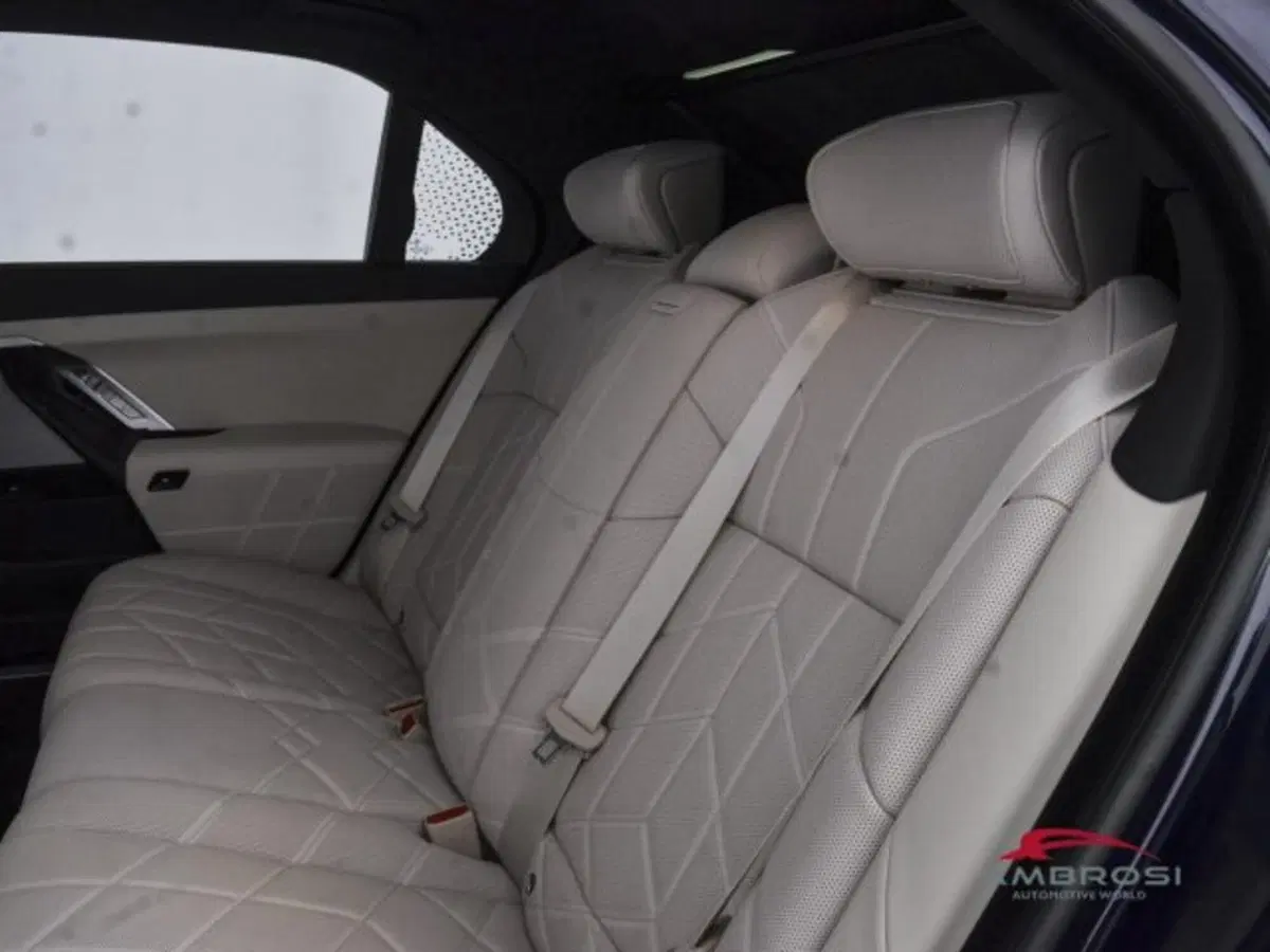 BMW Serie 7 usata a Perugia (10)