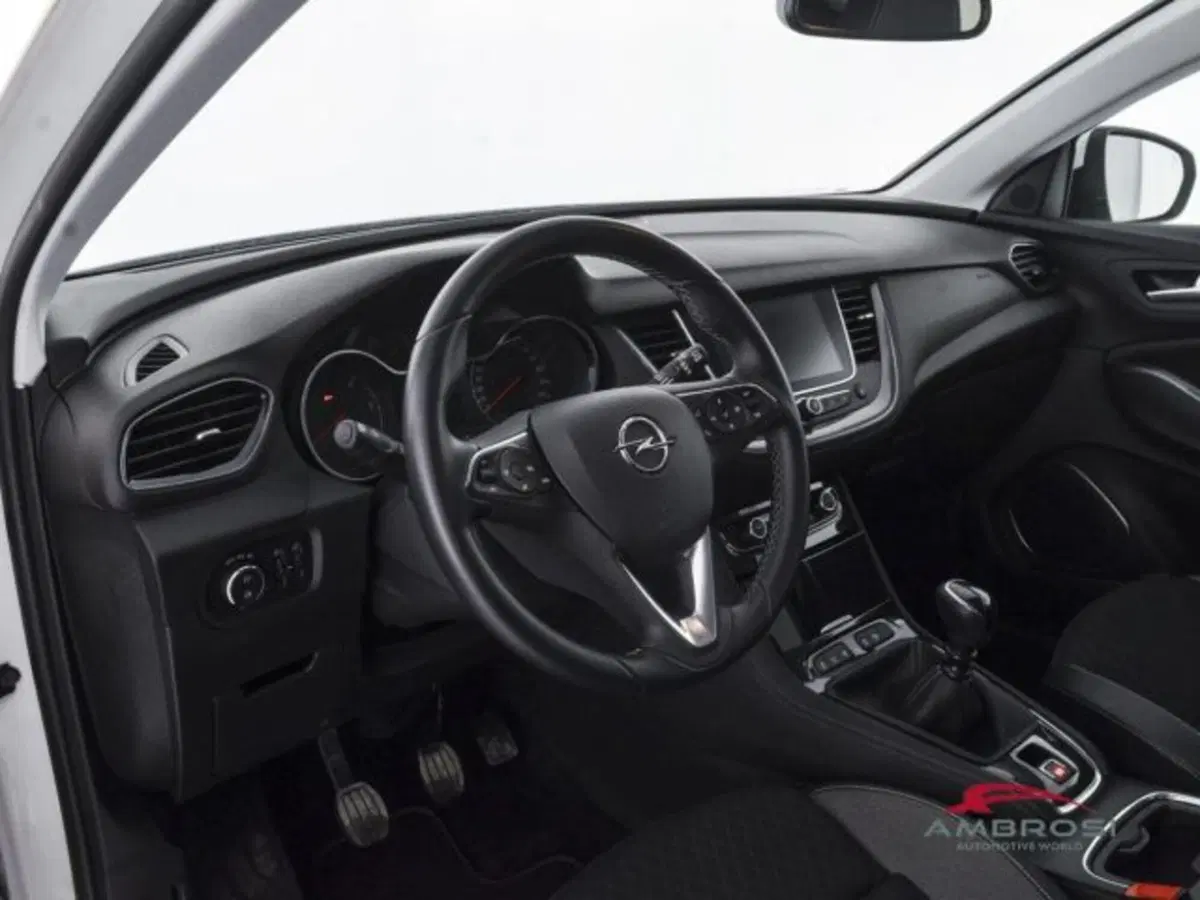 Opel Grandland X usata a Perugia (8)