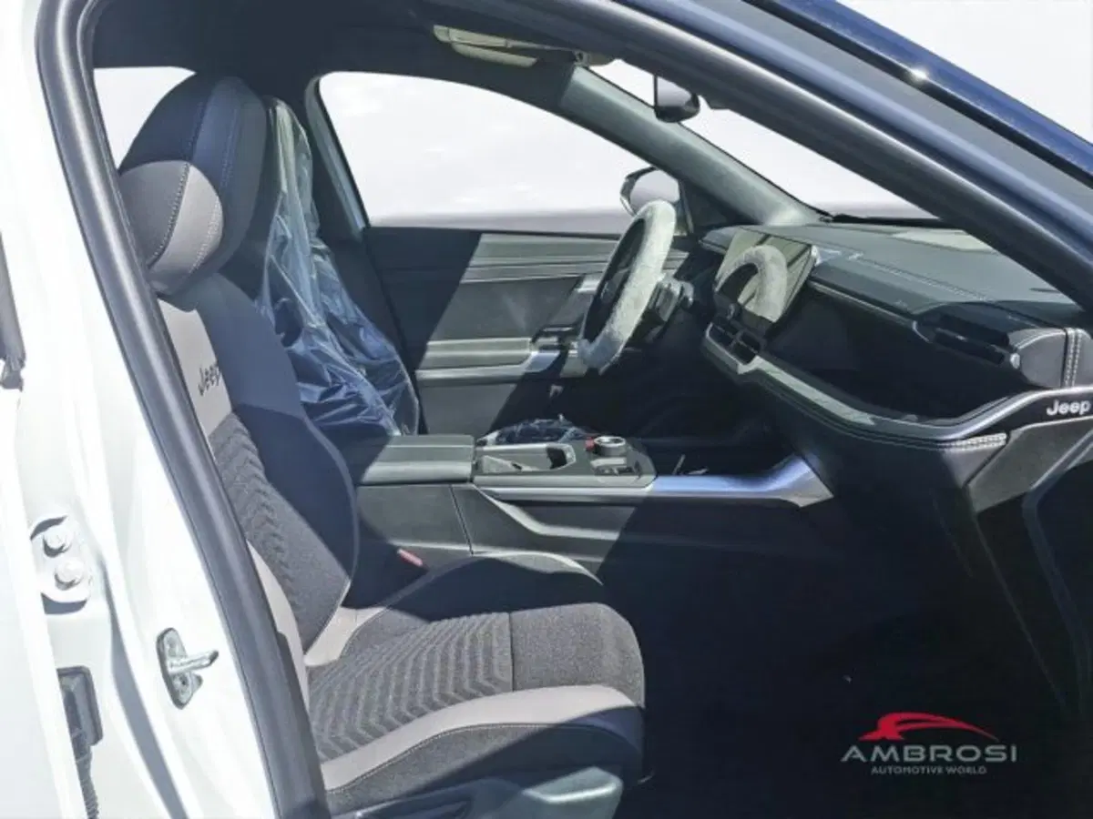 Jeep Compass nuova a Perugia (11)
