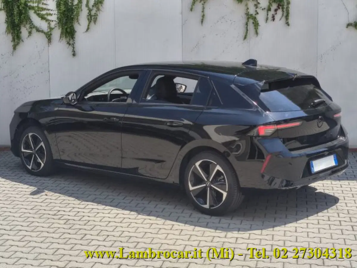 Opel Astra usata a Milano (15)