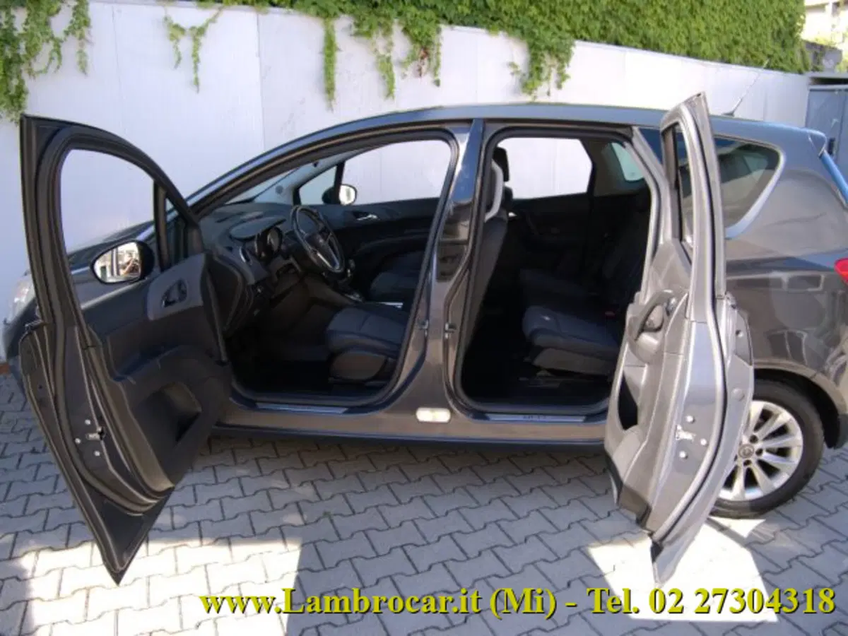 Opel Meriva usata a Milano (12)