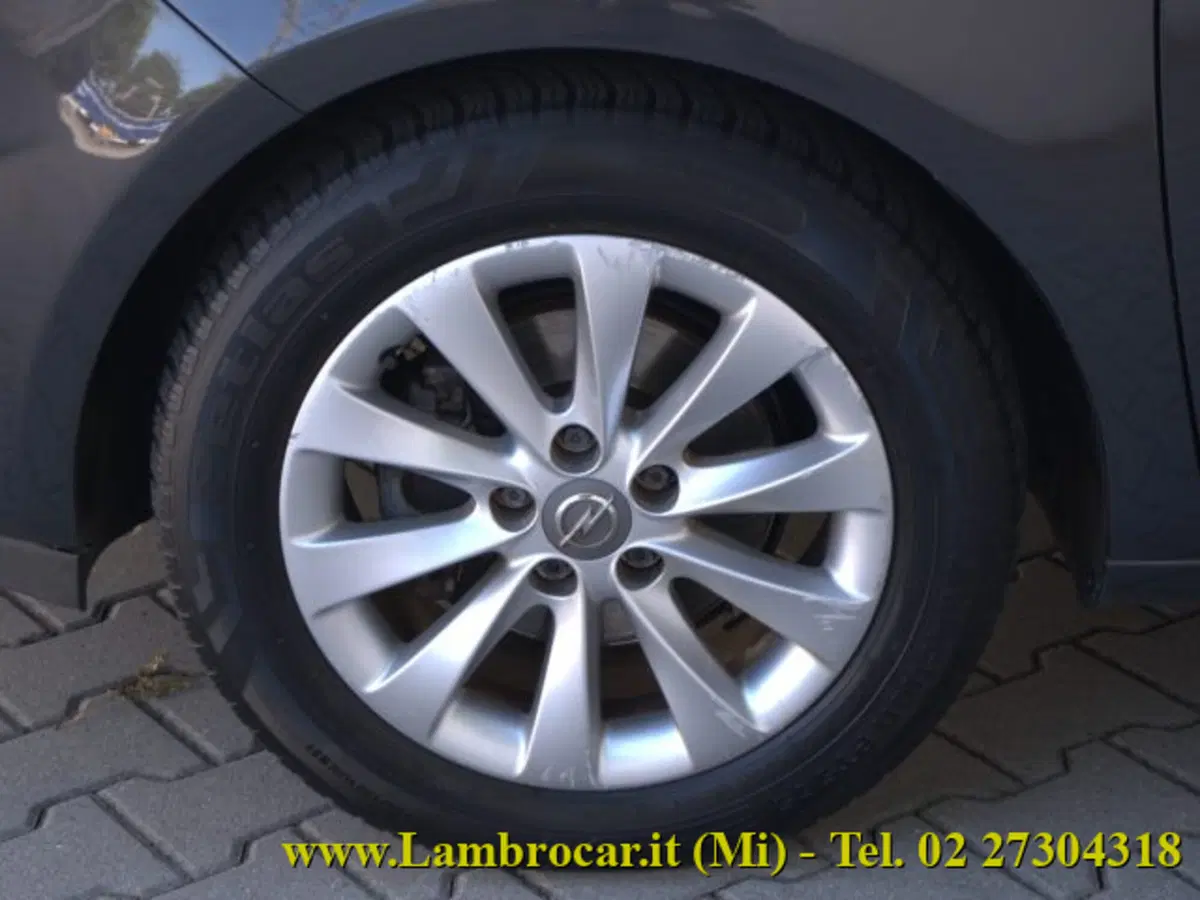 Opel Meriva usata a Milano (8)