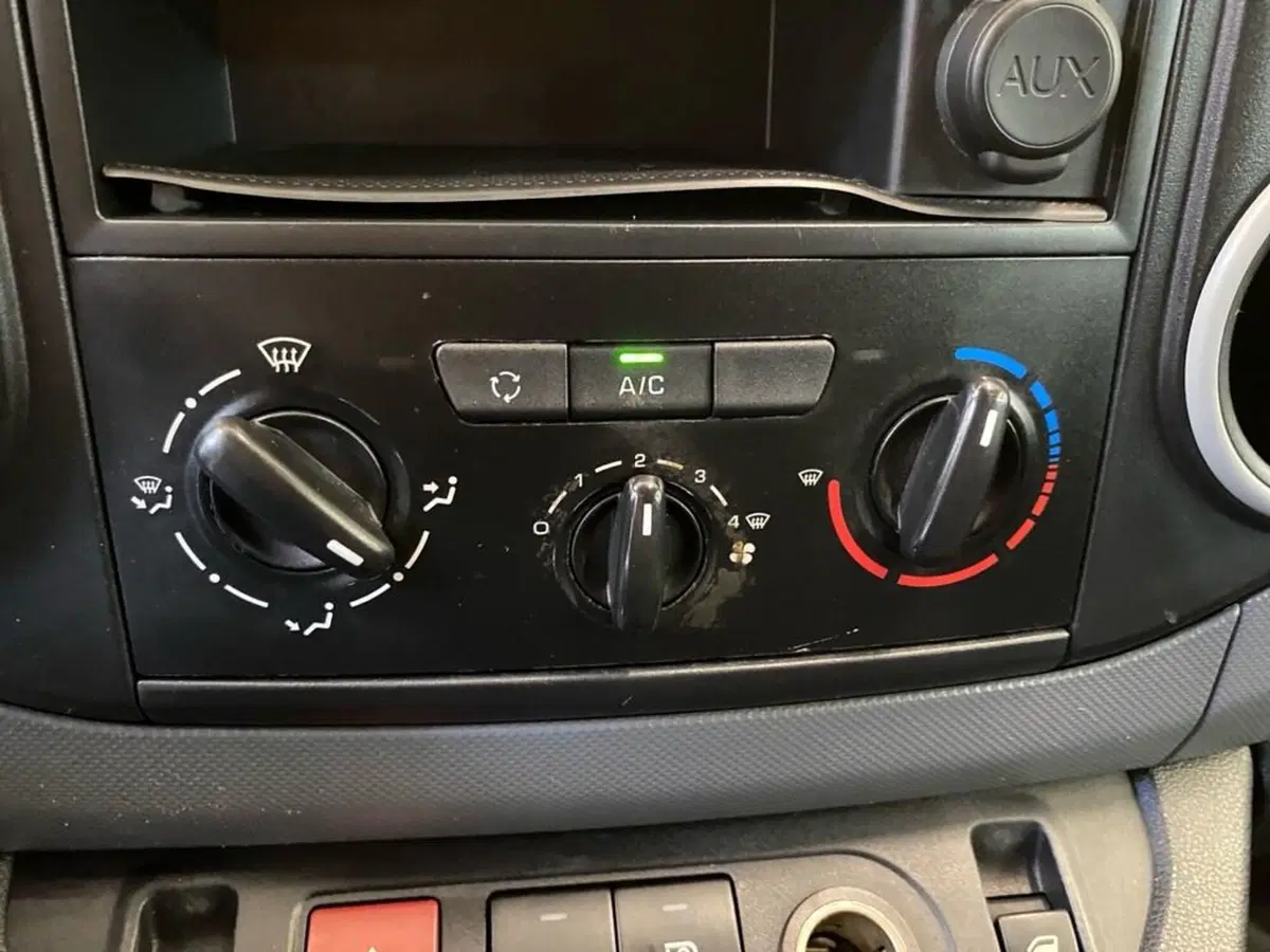 Peugeot Partner Furgone usata a Torino (8)